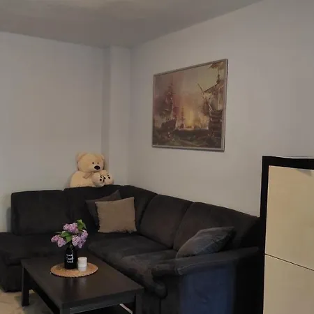 Lazur Karlovo 8 Street Free Parking Burgas