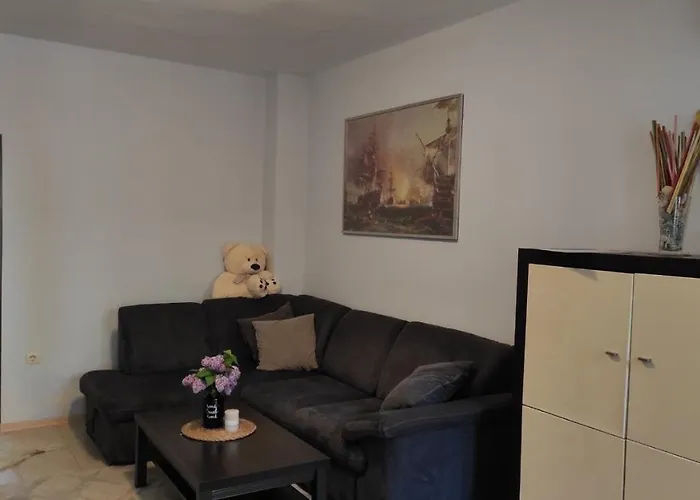 Lazur Karlovo 8 Street Free Parking בורגאס