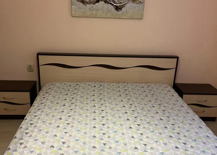 Lazur Karlovo 8 Street Free Parking Burgas